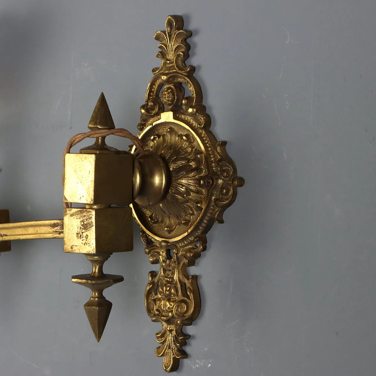 Pair of style appliques, 20th century 7