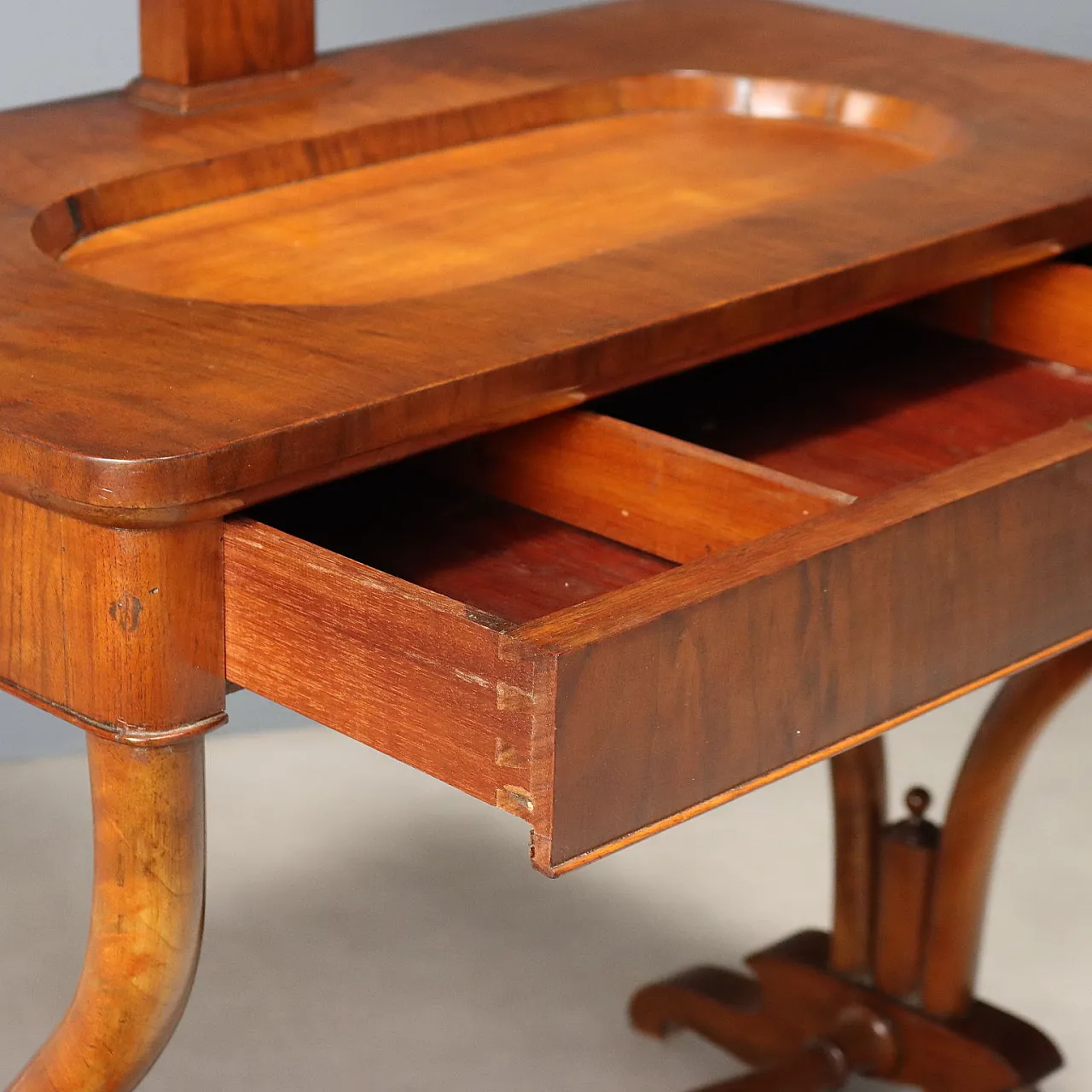 Louis Philippe toilet with walnut veneer, 19th century 8