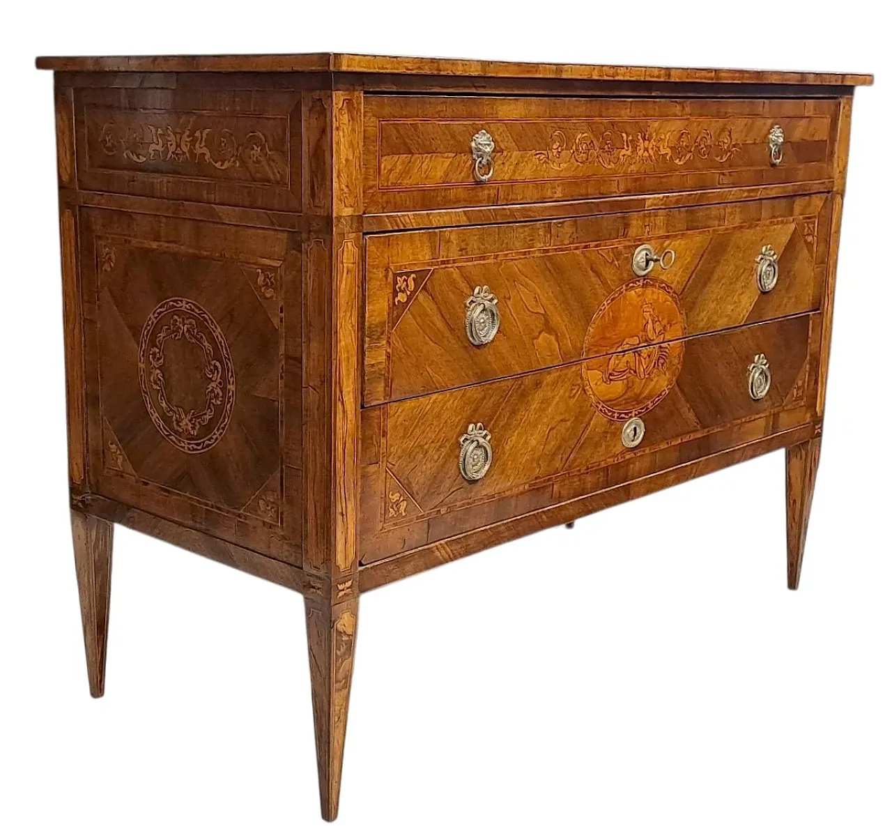 Three-drawer wooden dresser, 19th century 2
