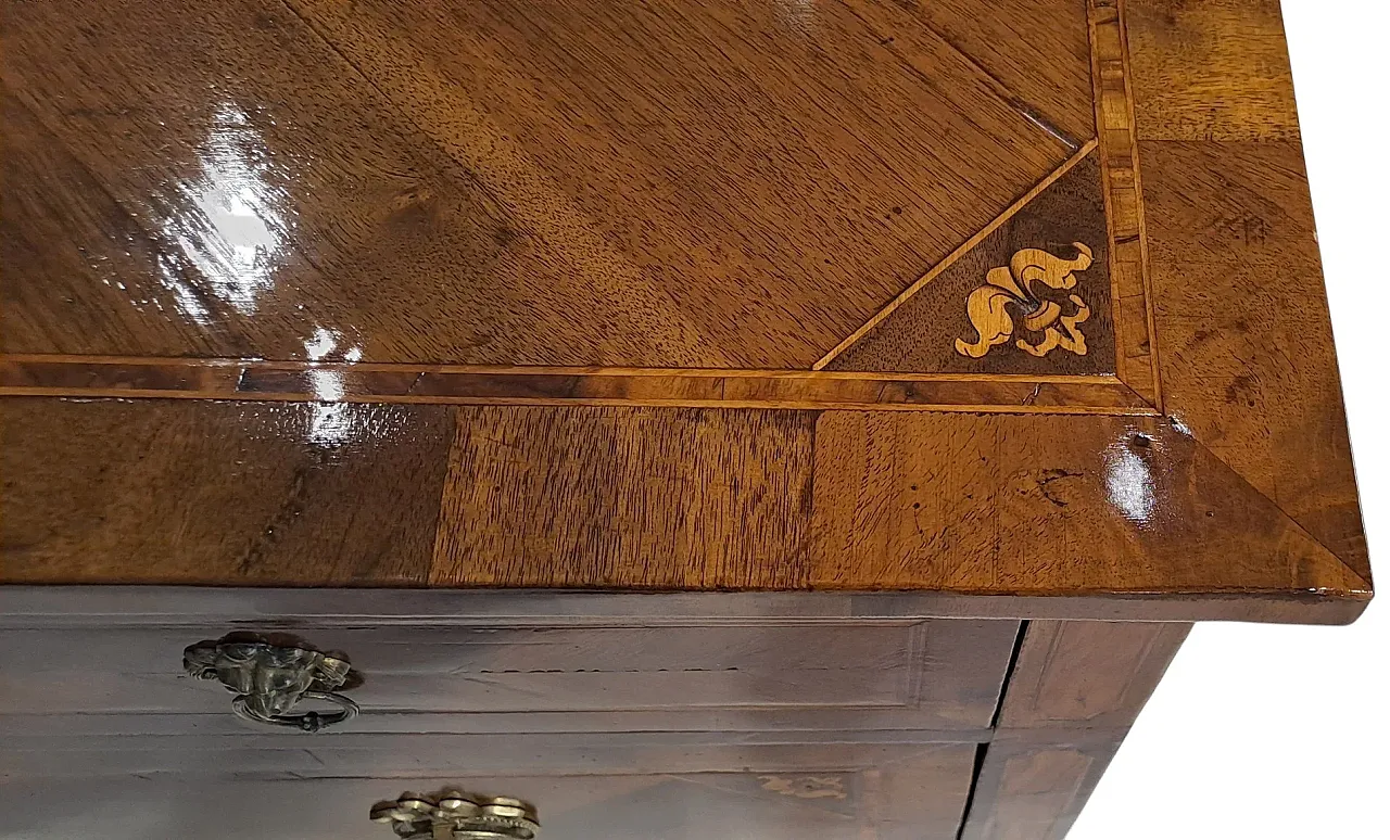 Three-drawer wooden dresser, 19th century 6