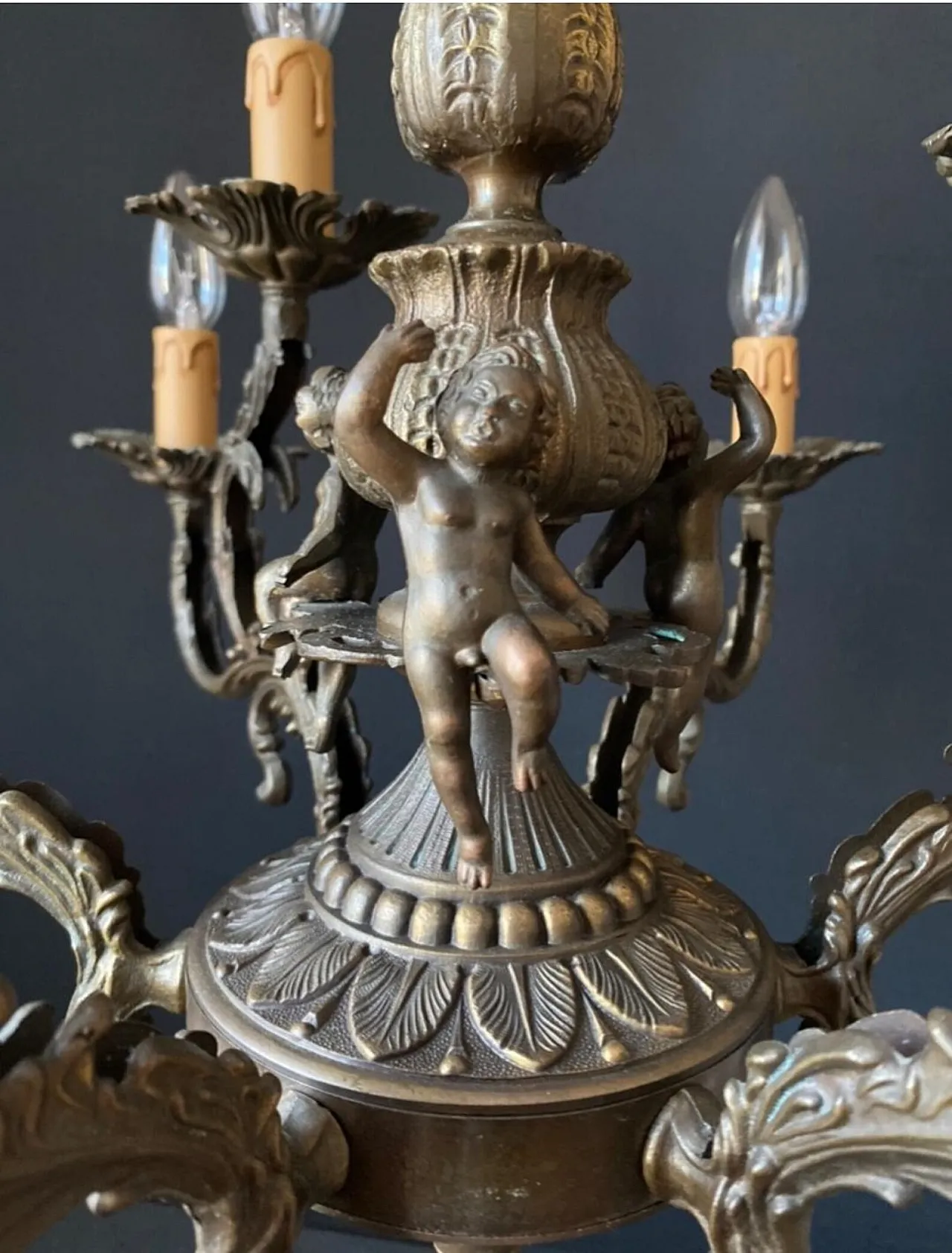 Lampadario in bronzo con Putti, anni '60 4
