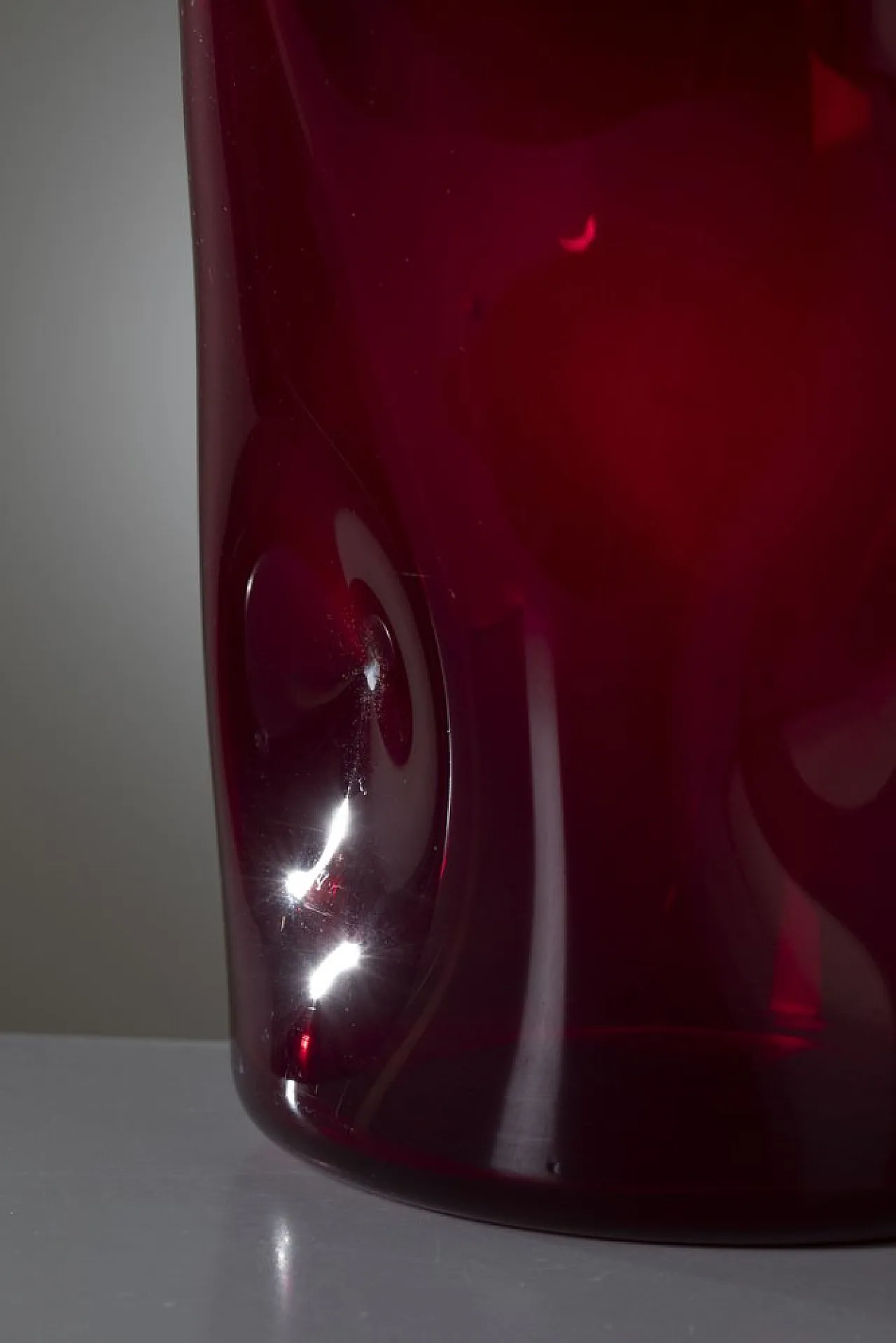 Empoli glass vase in ruby red, 1950s 4