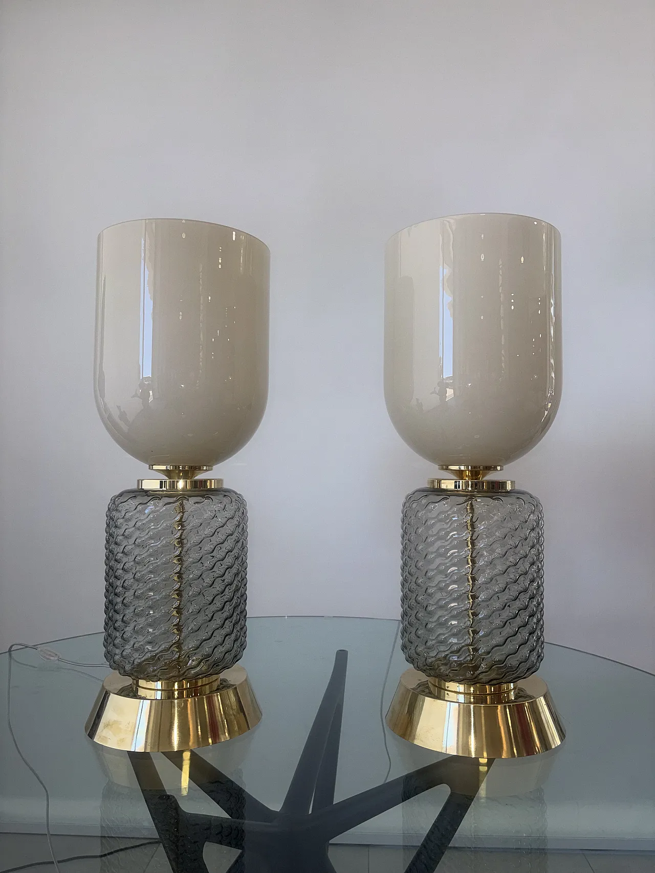 Coppia di lampade in vetro di Murano e ottone, anni '90 2