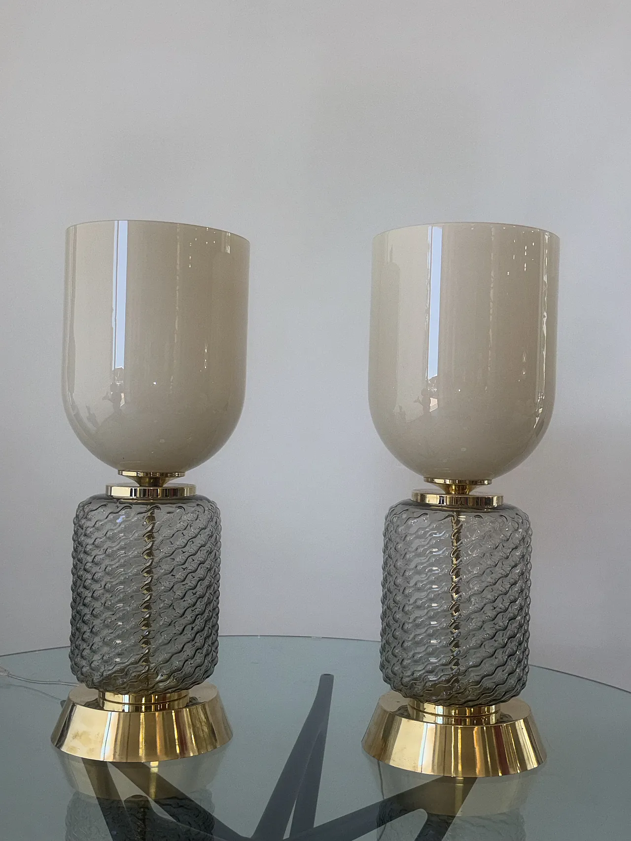 Coppia di lampade in vetro di Murano e ottone, anni '90 4