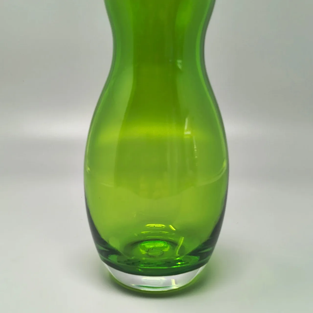 Mid-Century Modern V. Nason Murano green glass vase, 1970s 4