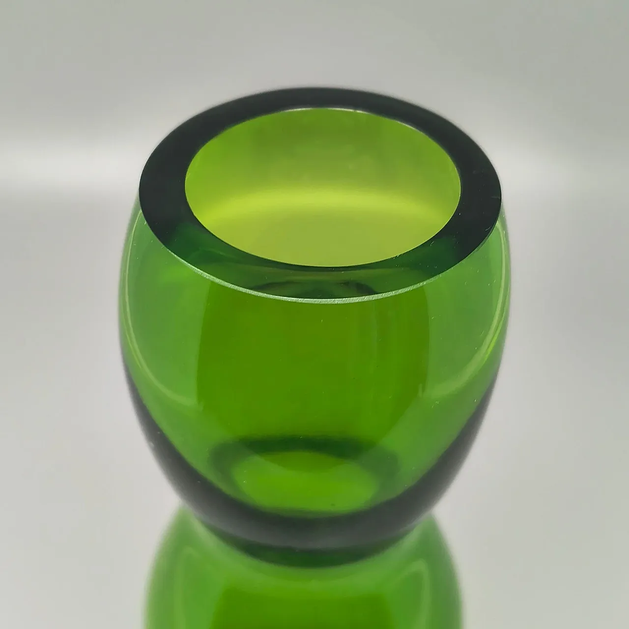 Mid-Century Modern V. Nason Murano green glass vase, 1970s 5