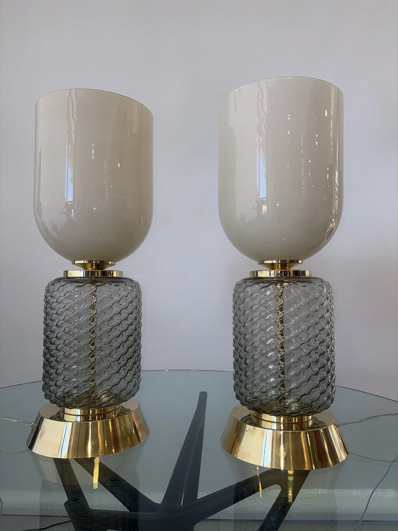 Coppia di lampade in vetro di Murano e ottone, anni '90 11