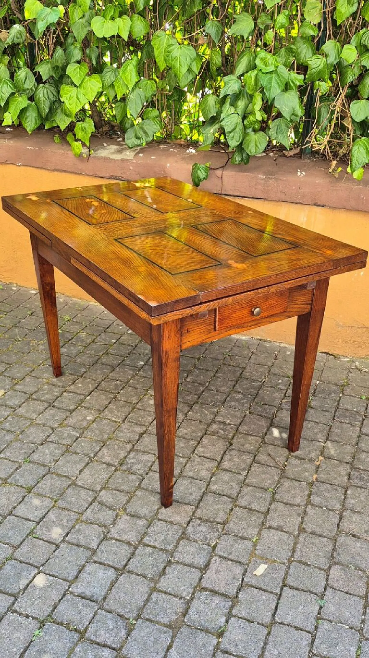 Extendable wooden table with stiletto legs, 19th century 9