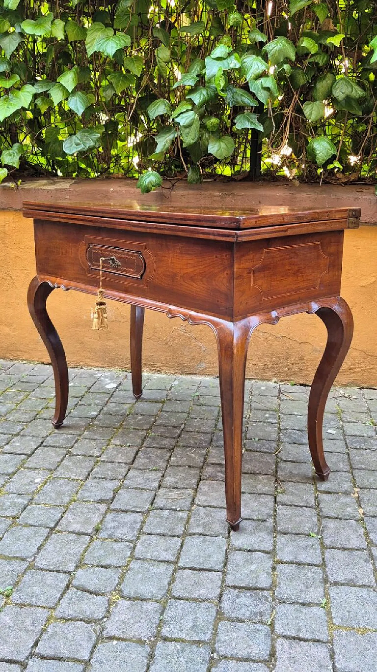 Louis XV inlaid game table, 18th century 8
