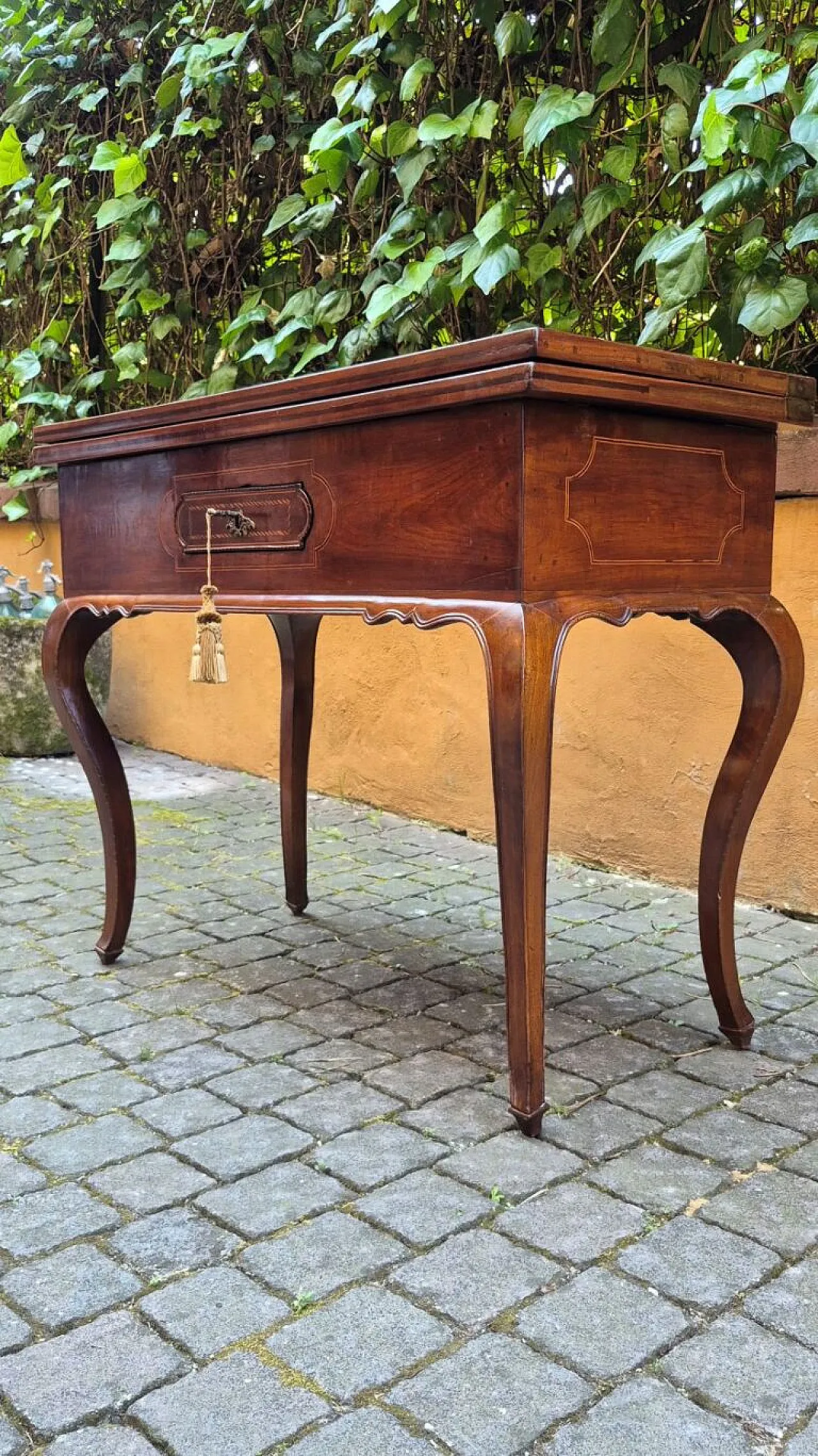Louis XV inlaid game table, 18th century 10