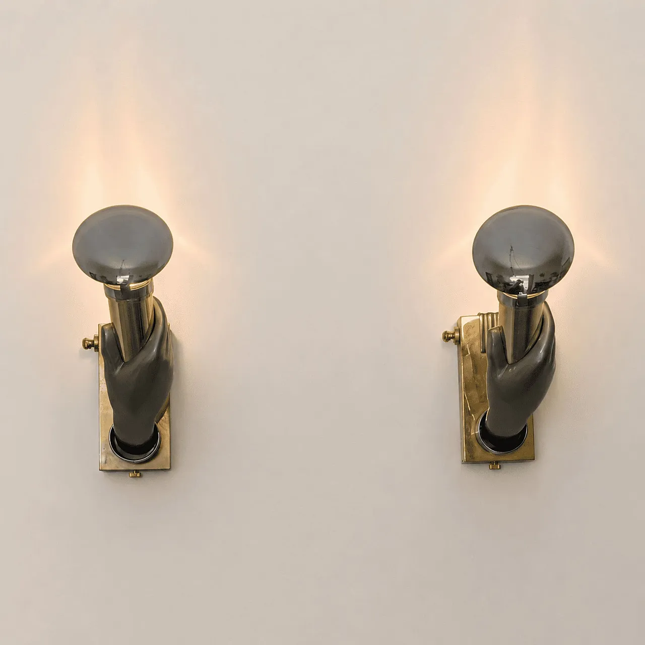 Pair of hand-shaped brass appliques in 1970s Gothic style 7