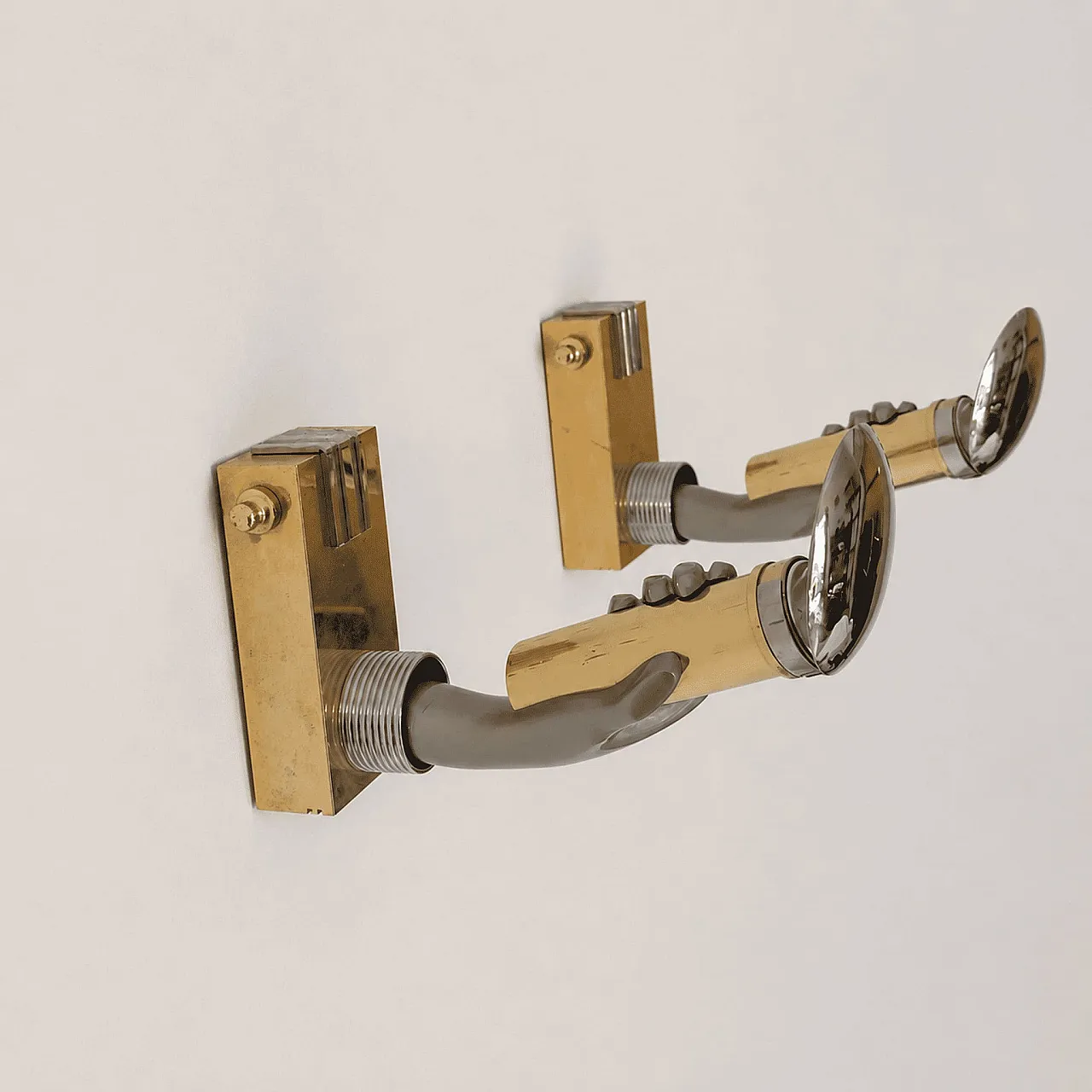 Pair of hand-shaped brass appliques in 1970s Gothic style 8