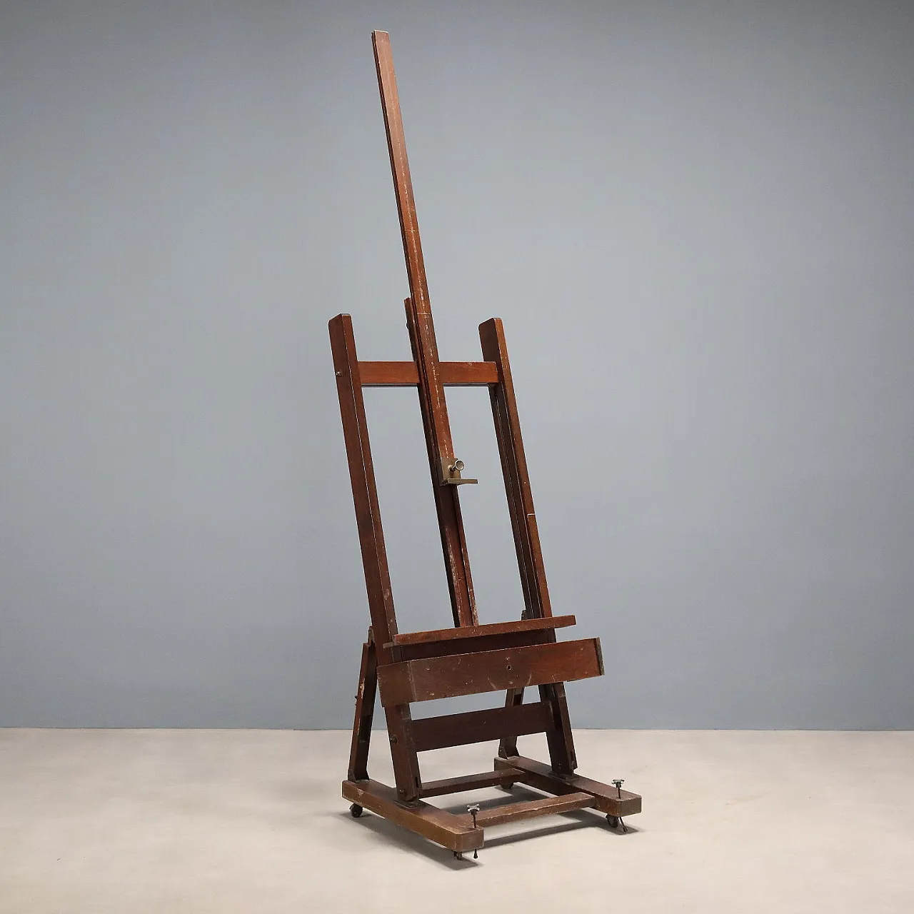 Large painter's easel in walnut-stained beech, 20th century 1