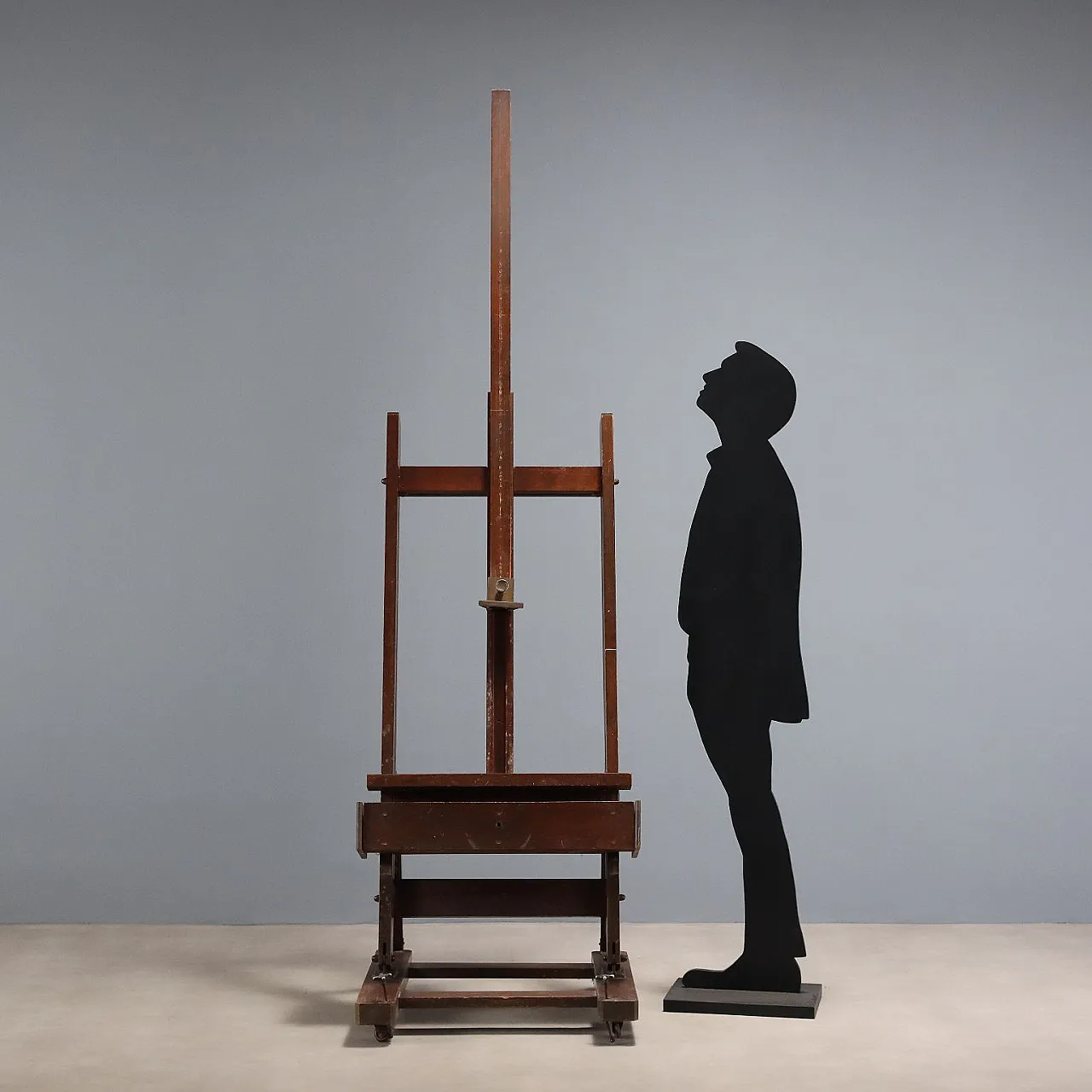 Large painter's easel in walnut-stained beech, 20th century 3