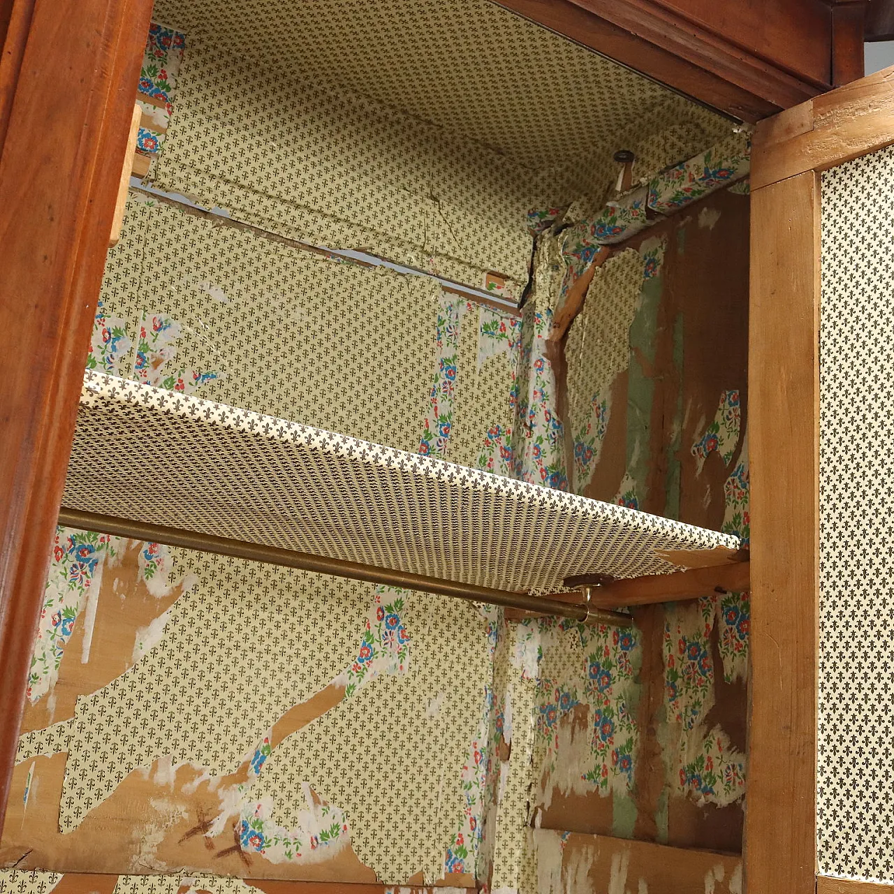 Umbertino wardrobe in walnut, 19th century 6