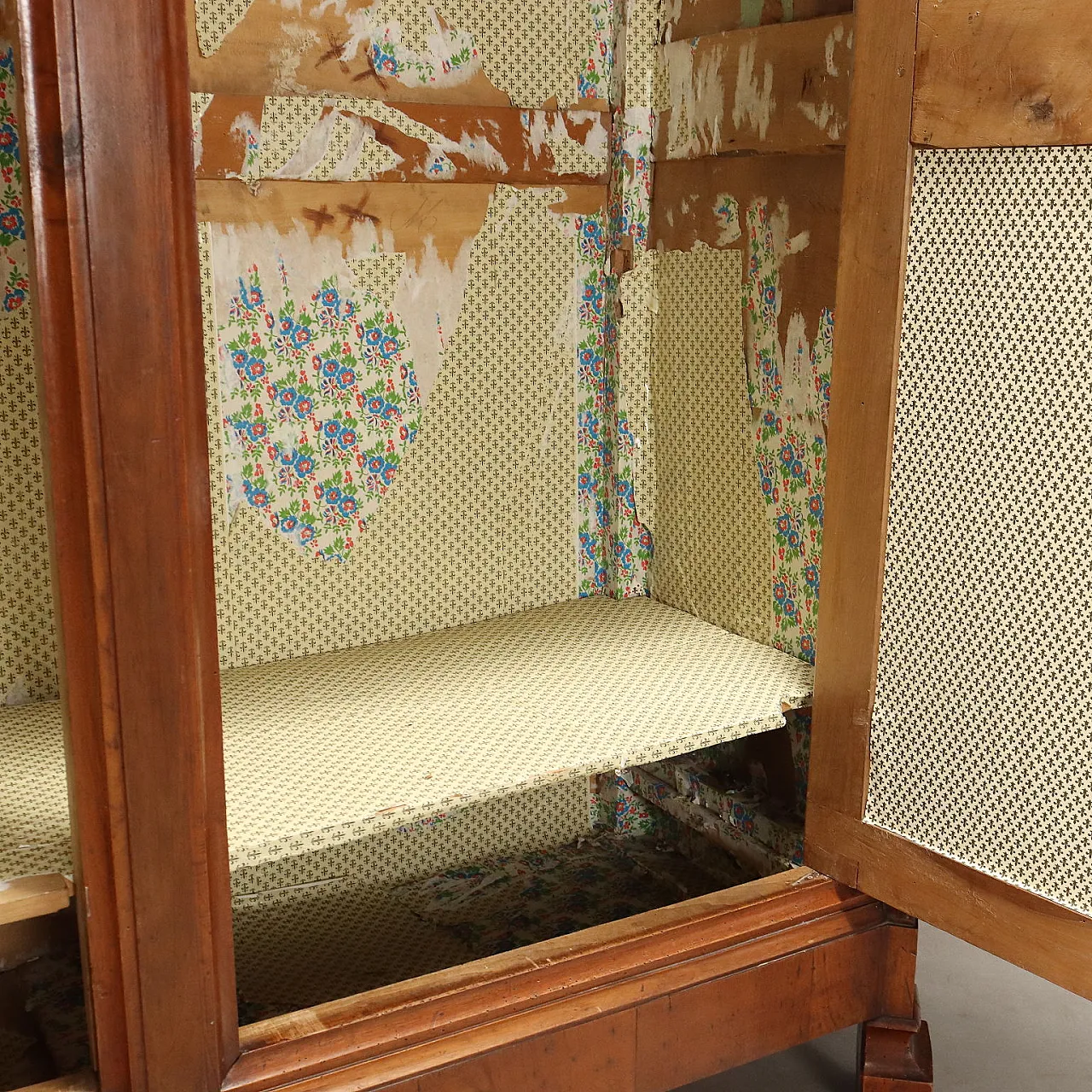 Umbertino wardrobe in walnut, 19th century 7