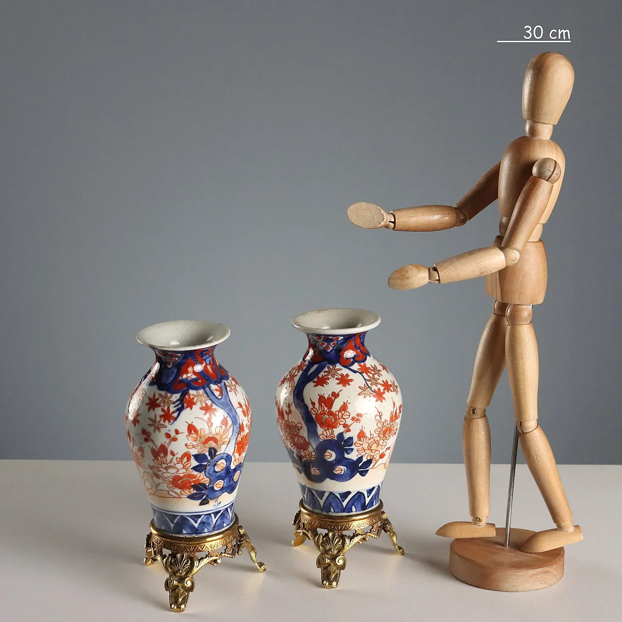 Pair of Imari jars, 20th century 2