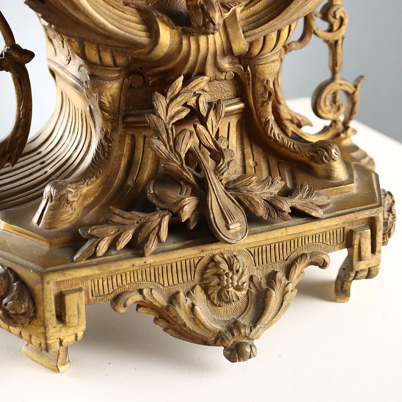 Eclectic style mantel clock, 19th century 6