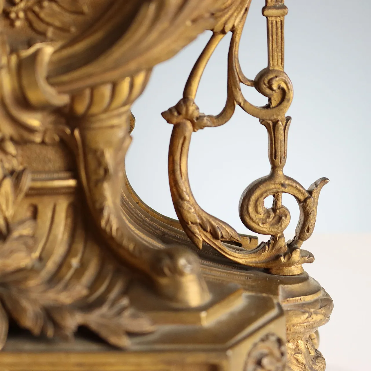 Eclectic style mantel clock, 19th century 7