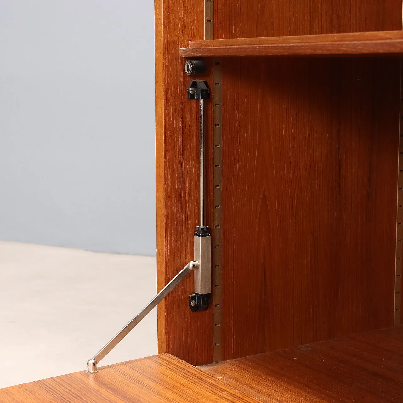 Swiss design bookcase, 1960s 7