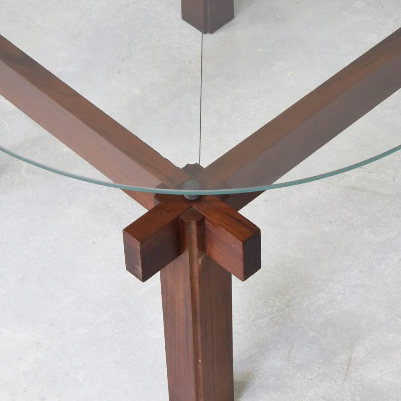Mid-Century Modern coffee table in glass and teak, 1960s 5