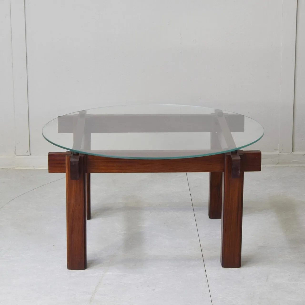 Mid-Century Modern coffee table in glass and teak, 1960s 6