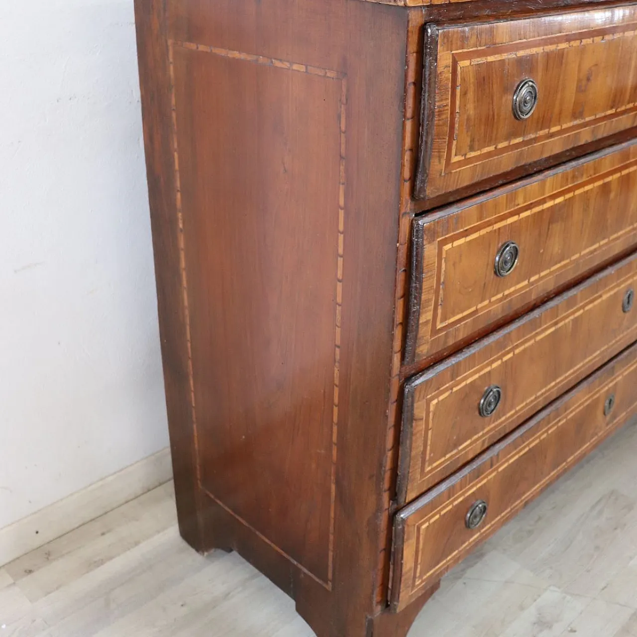 Antica cassettiera in noce intarsiato, '700 4