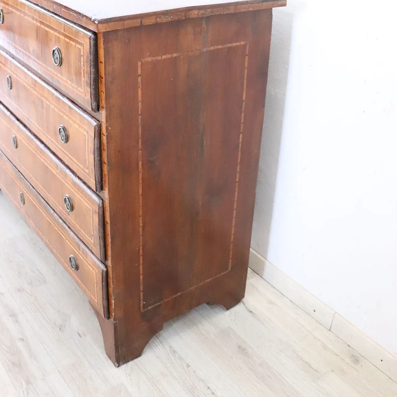 Antica cassettiera in noce intarsiato, '700 5