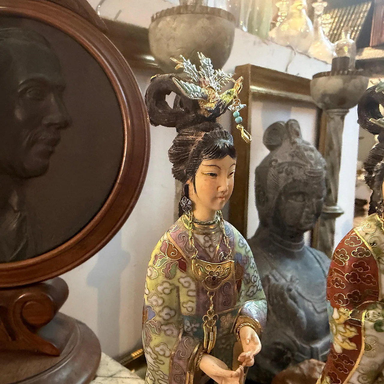 Pair of Chinese export cloisonnè traditional figures of woman, 1960s 3