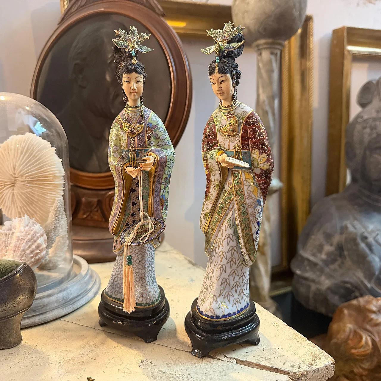 Pair of Chinese export cloisonnè traditional figures of woman, 1960s 6