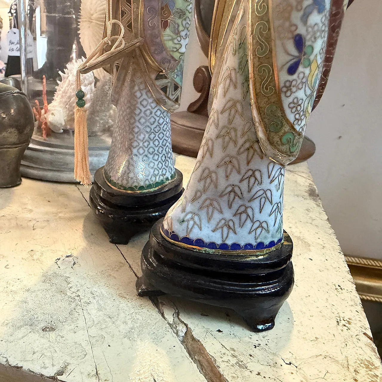 Pair of Chinese export cloisonnè traditional figures of woman, 1960s 7