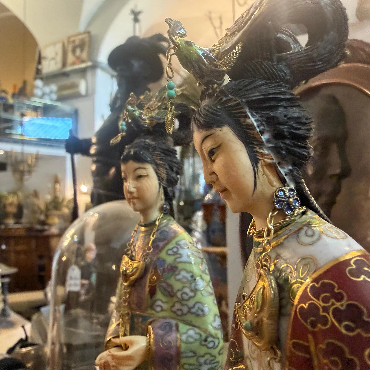Pair of Chinese export cloisonnè traditional figures of woman, 1960s 11