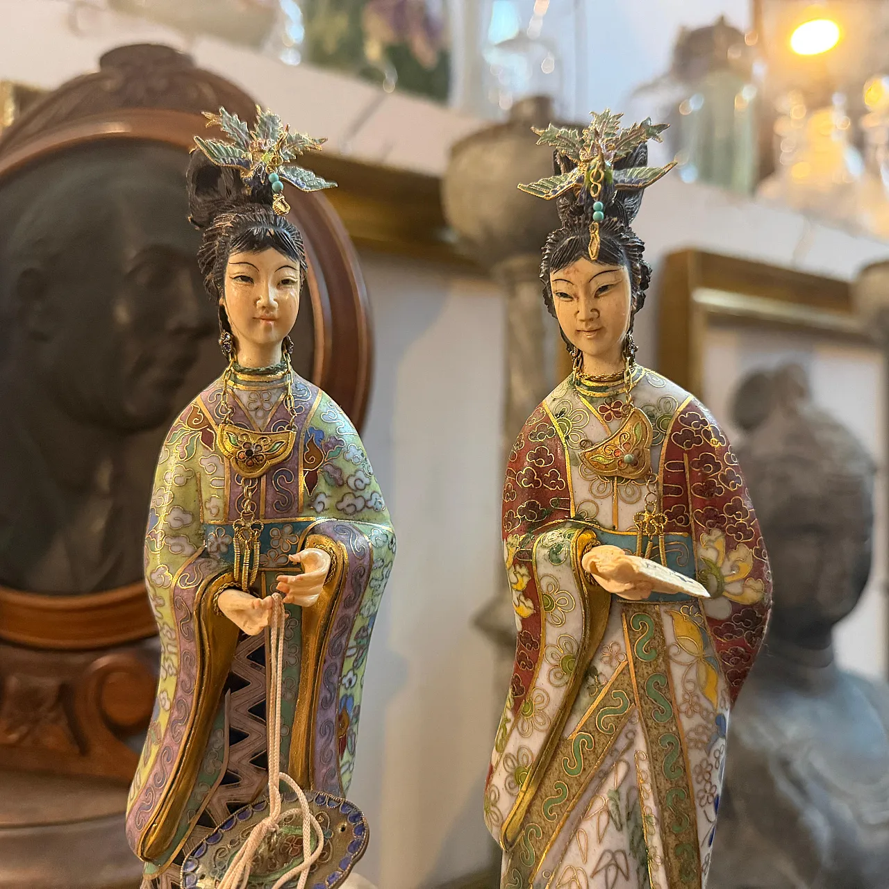 Pair of Chinese export cloisonnè traditional figures of woman, 1960s 13