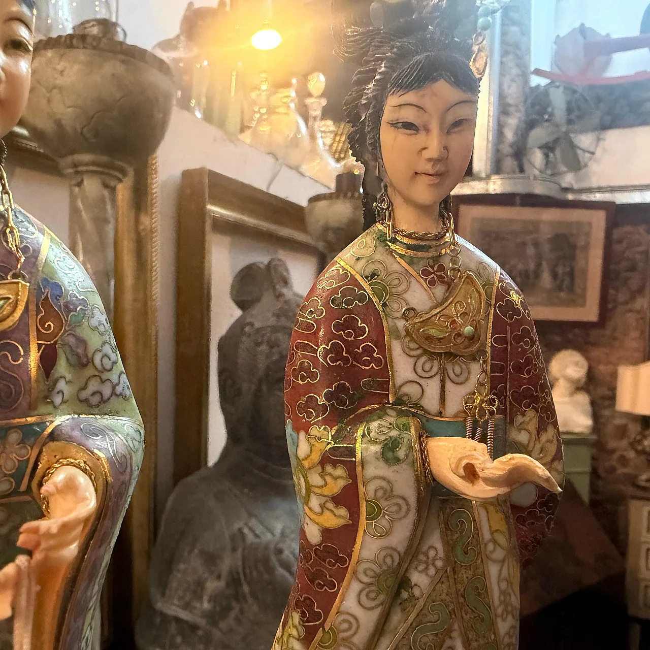 Pair of Chinese export cloisonnè traditional figures of woman, 1960s 16
