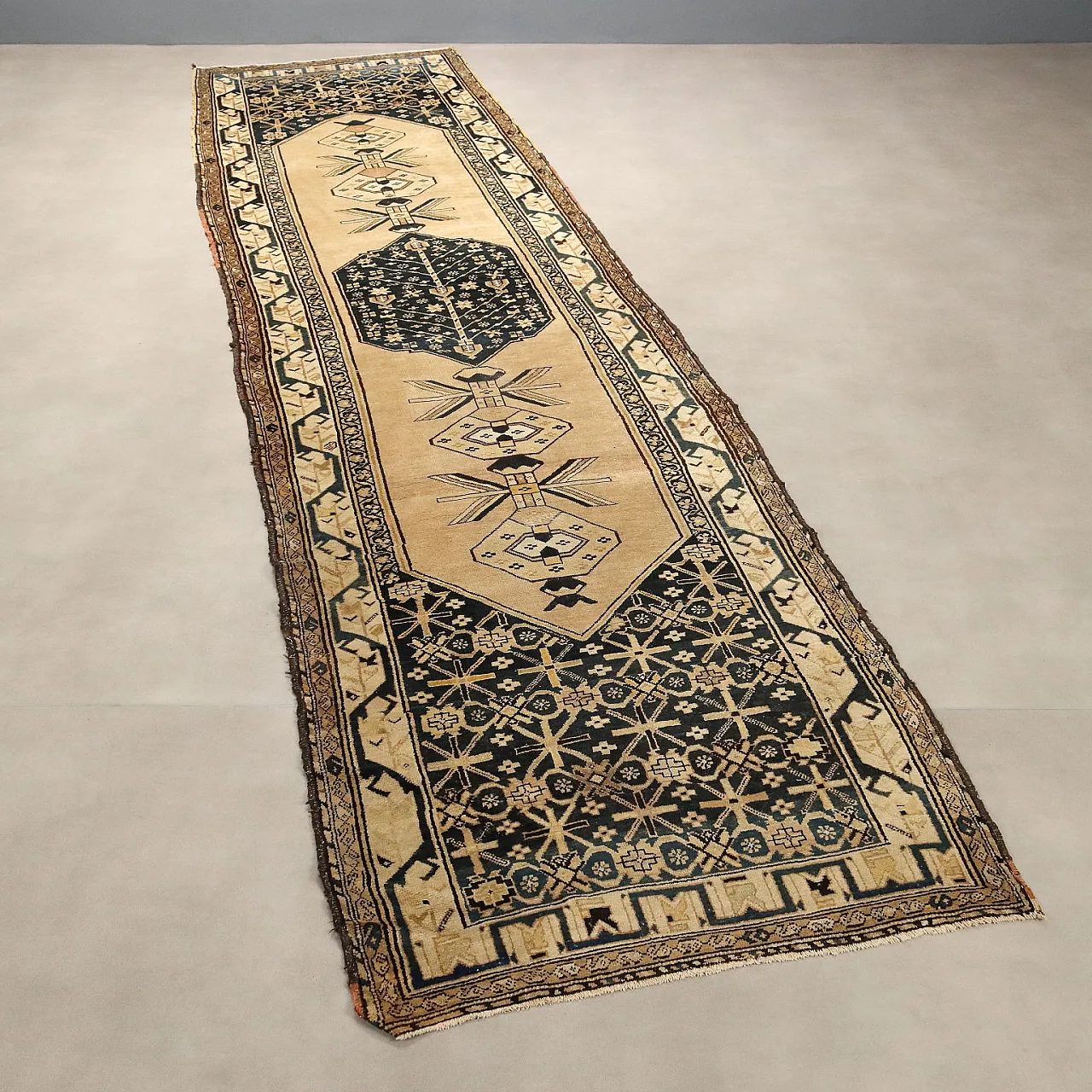 Malayer rug in wool and cotton, 20th century 1
