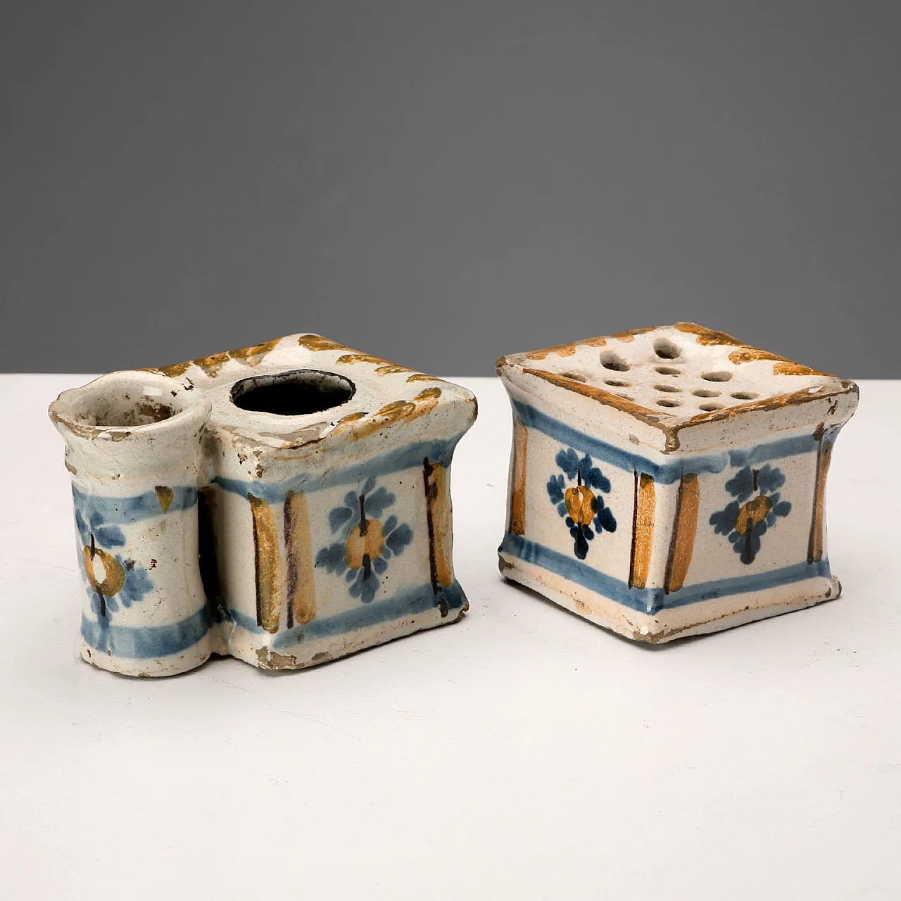 Majolica inkwell and powder spreader, 18th century 1