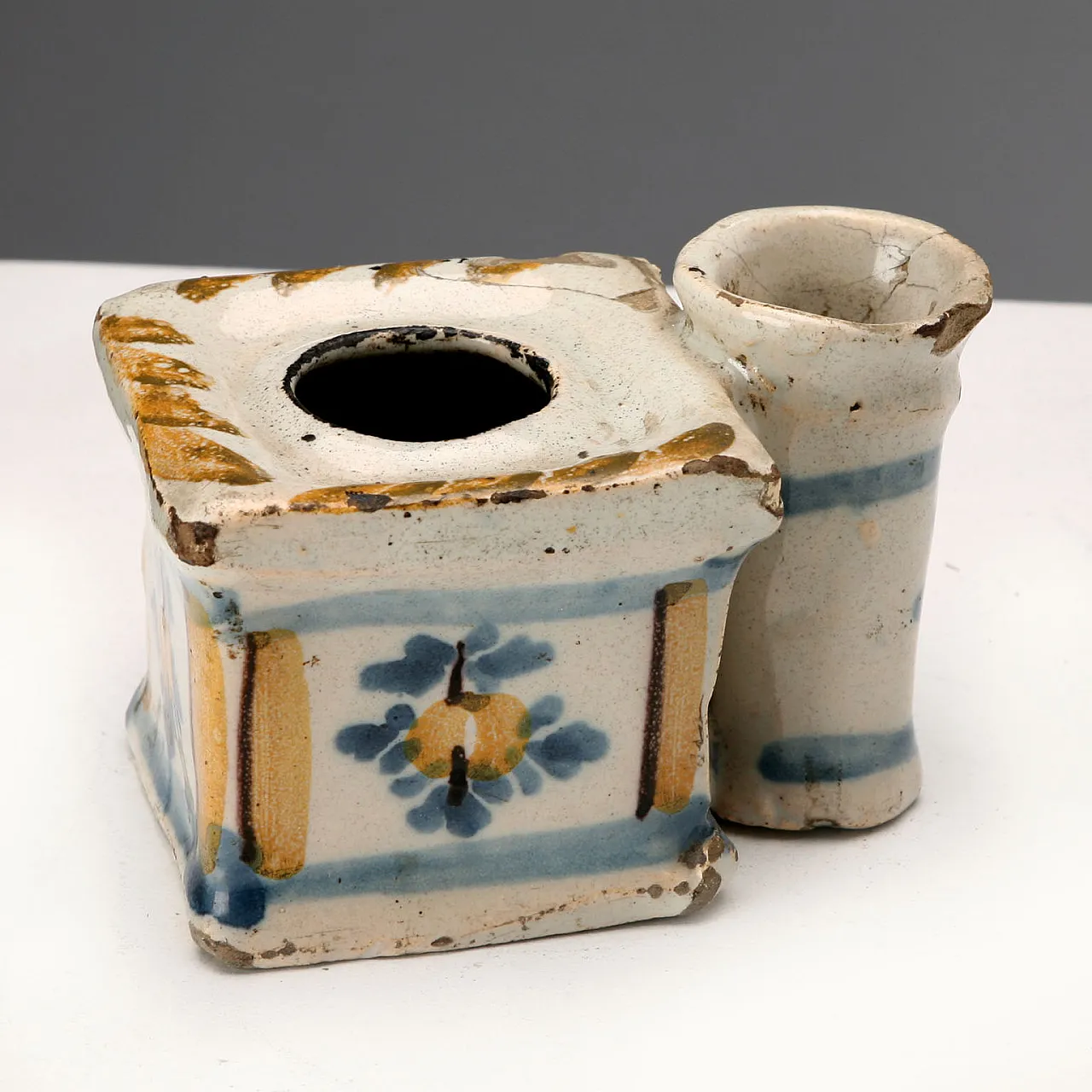 Majolica inkwell and powder spreader, 18th century 5