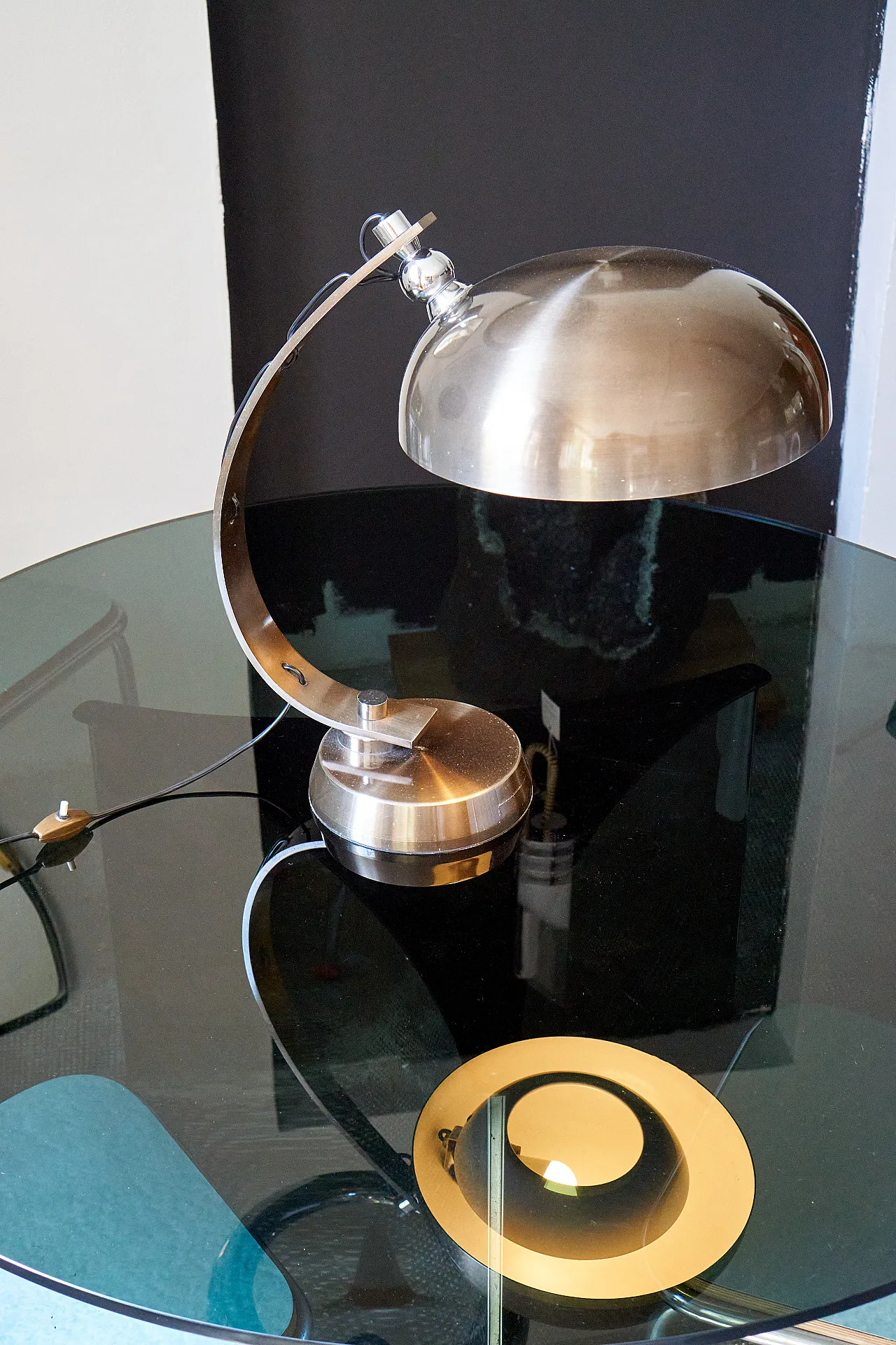 Lampada in metallo bronzato attribuita ad Angelo Lelli,, anni '70 1