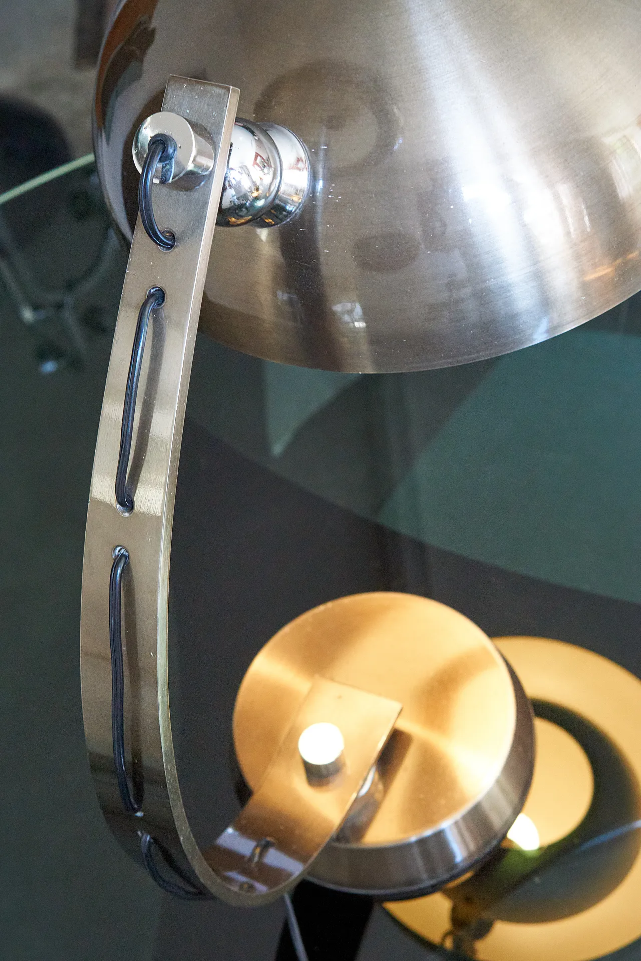 Lampada in metallo bronzato attribuita ad Angelo Lelli,, anni '70 4