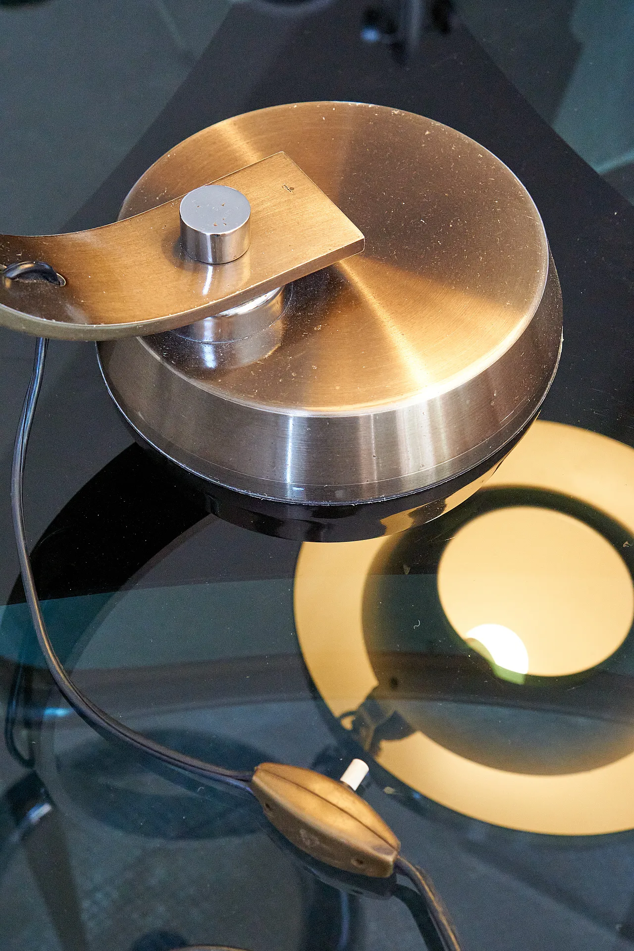 Lampada in metallo bronzato attribuita ad Angelo Lelli,, anni '70 5