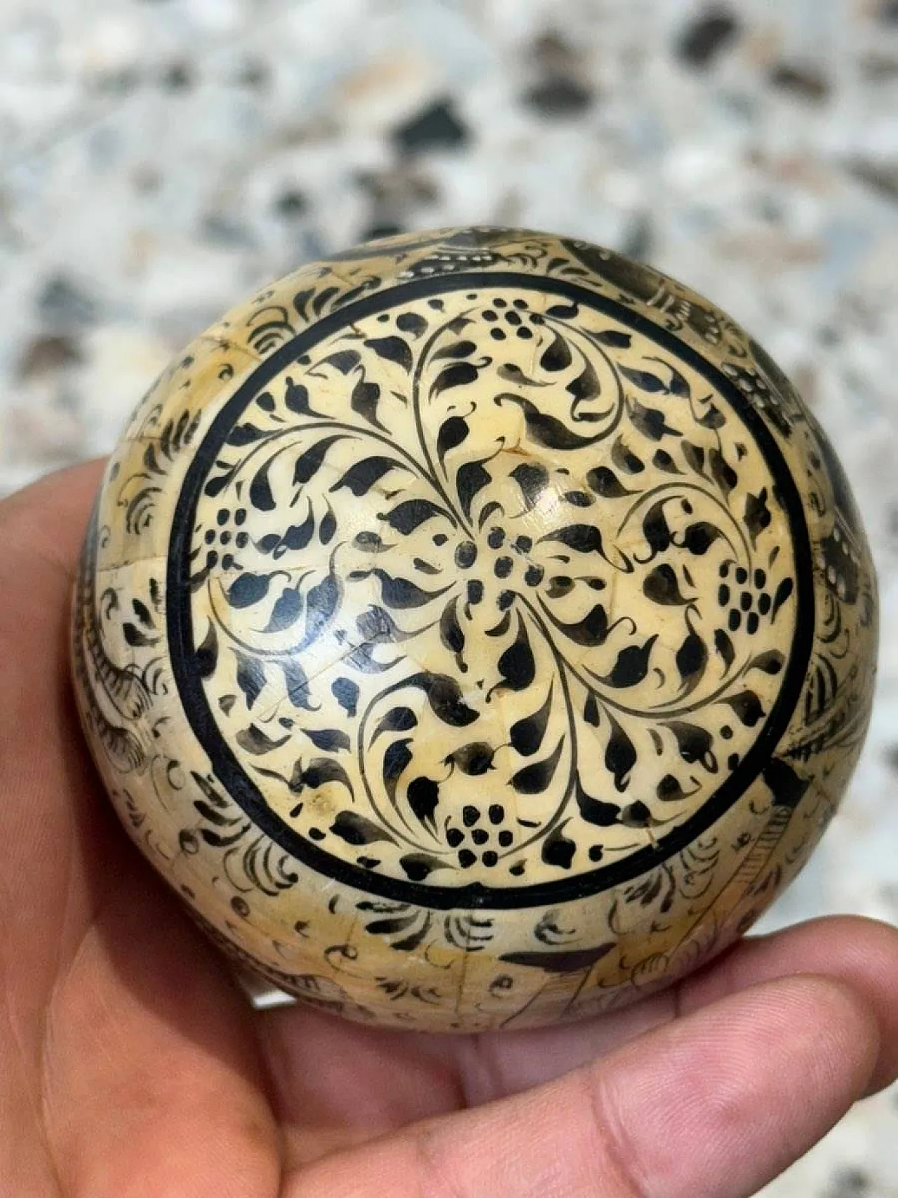 Capolavoro indiano Mughal, sfera in avorio dipinta, '700 2