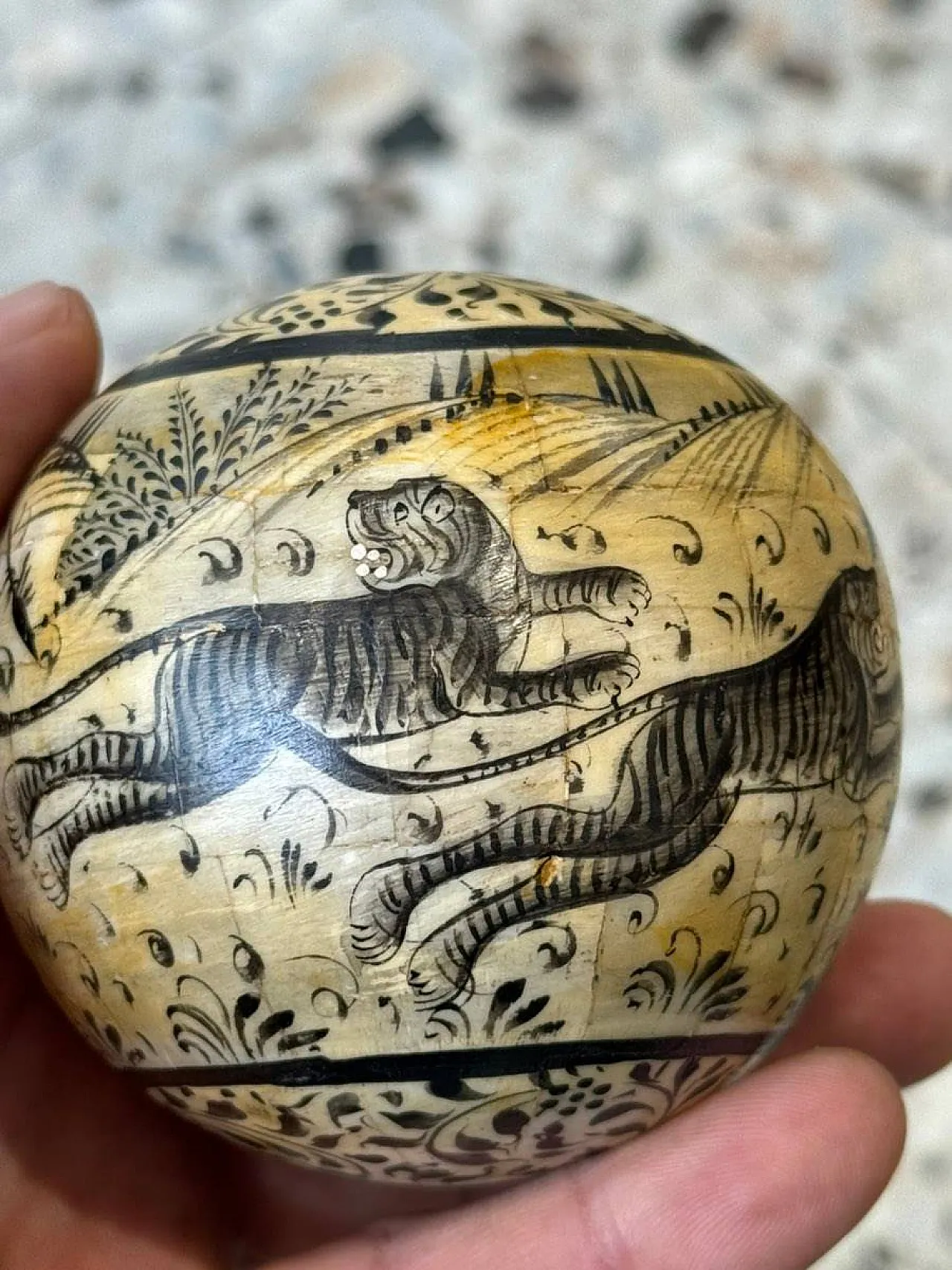 Capolavoro indiano Mughal, sfera in avorio dipinta, '700 6