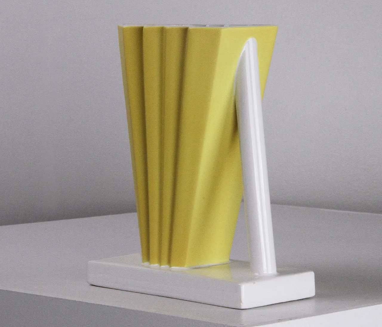 Vaso in ceramica di Ettore Sottsass per Alessio Sarri, '900 2