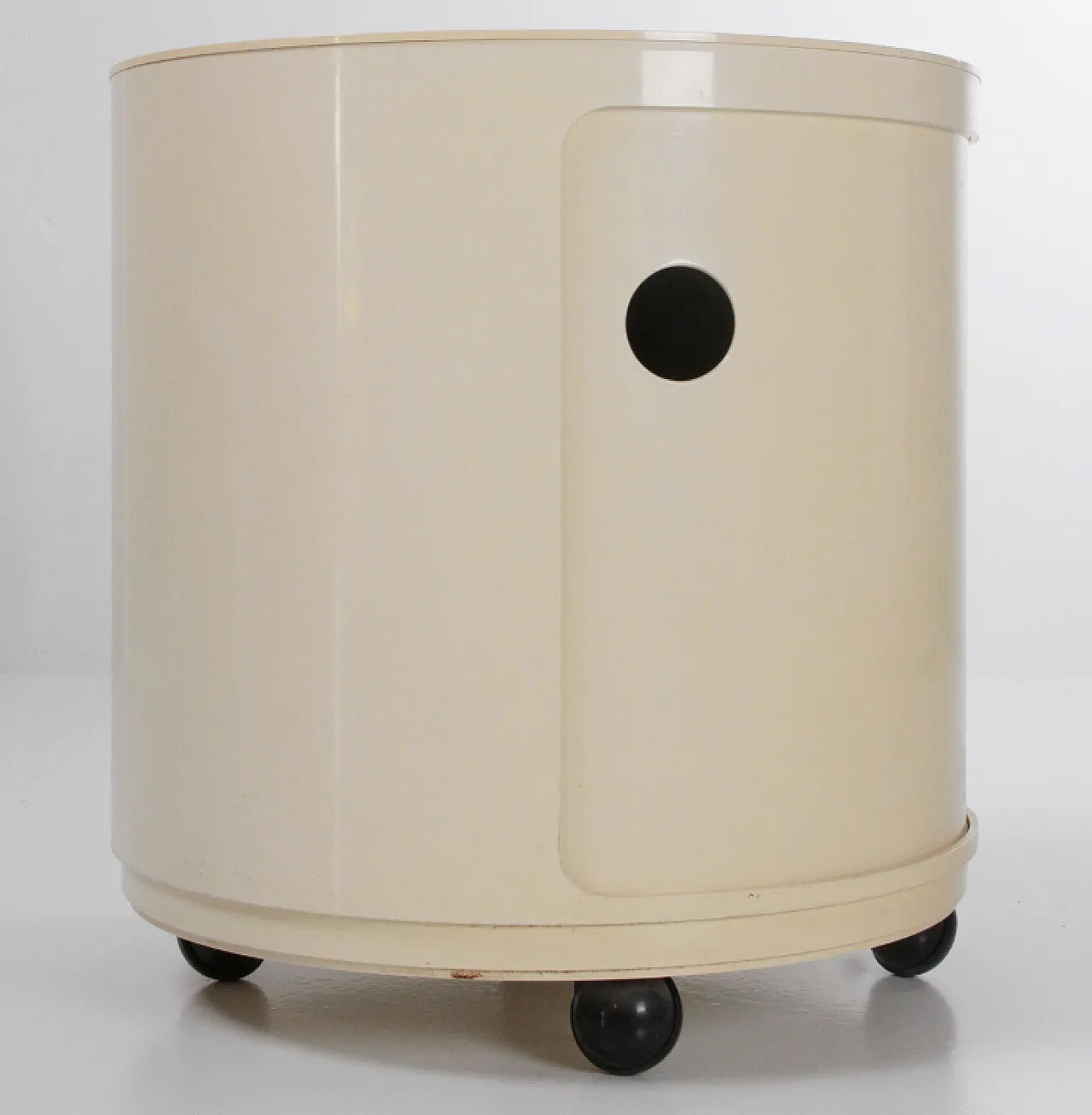 Anna Castelli's bedside table for Kartell, 1970s 2