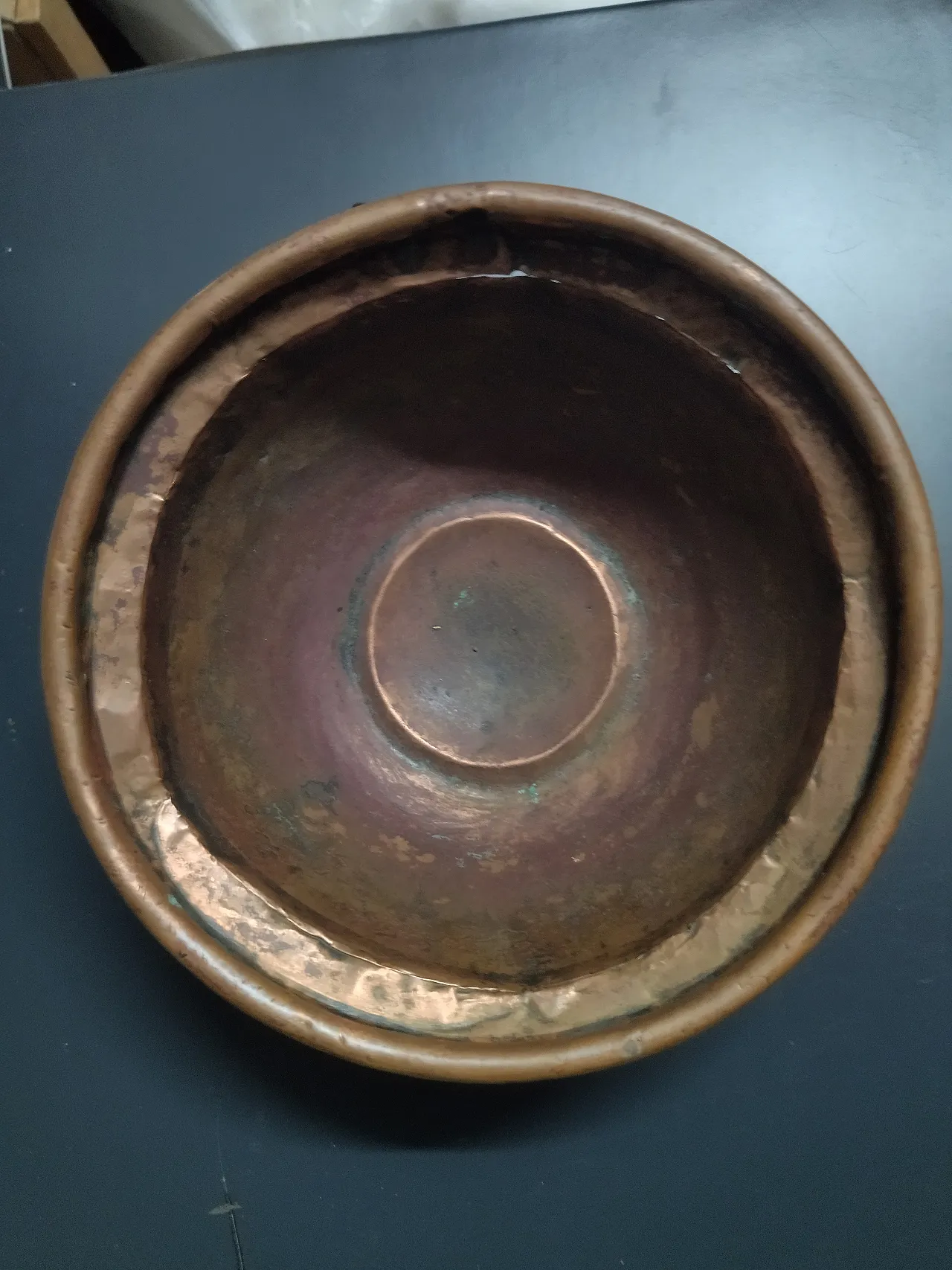 Large copper washbasin 3