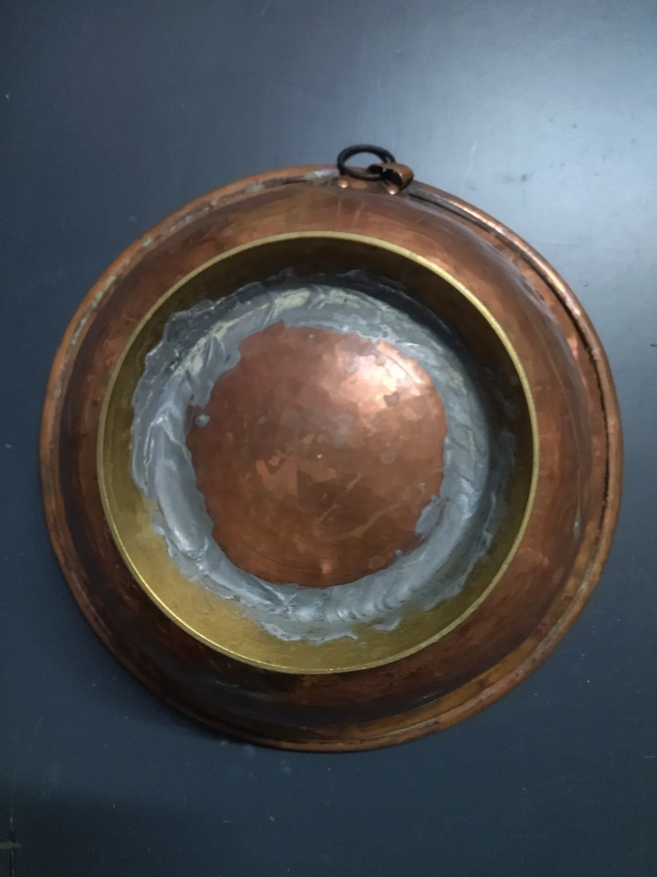 Large copper washbasin 4