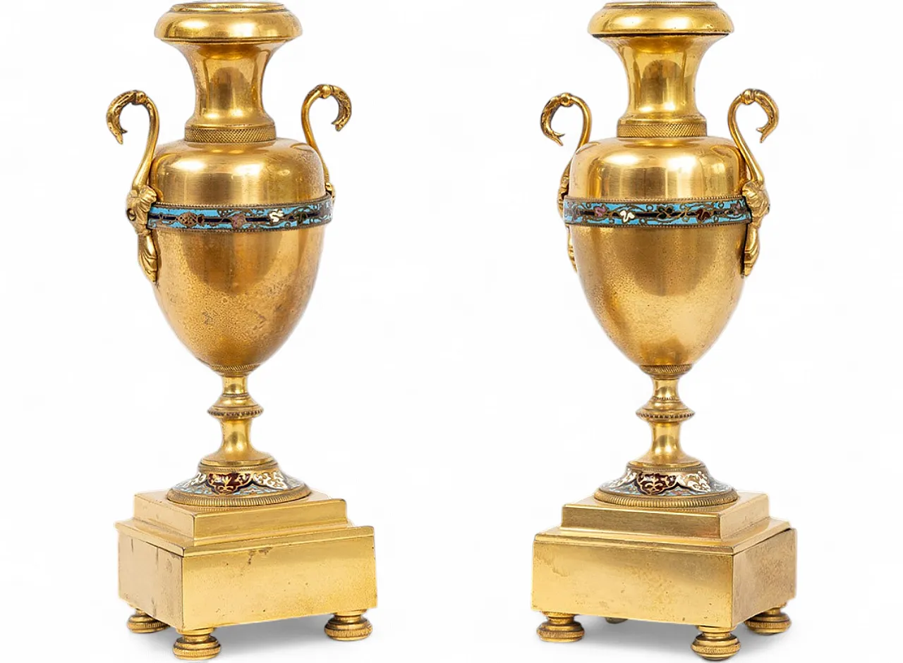 Pair of amphora vases in gilded bronze with clois inserts, 19th c. 4