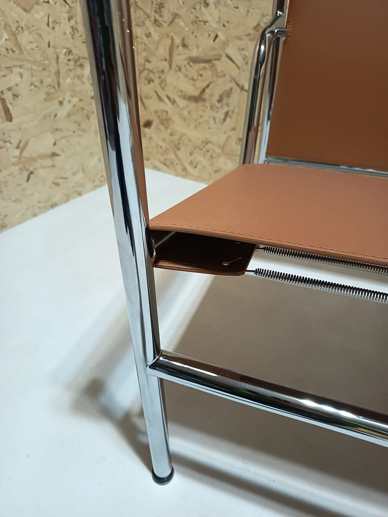 Pair of LC1 armchairs by Alivar in Cognac natural leather, 2000s 16