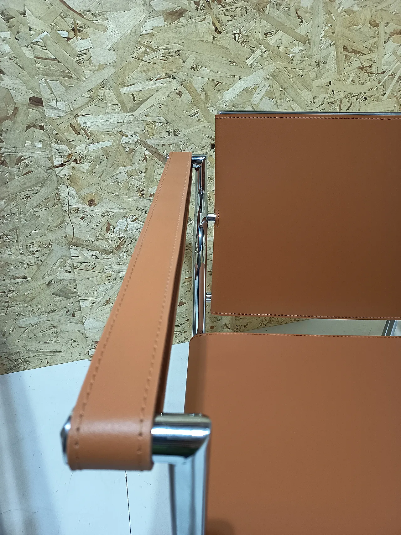 Pair of LC1 armchairs by Alivar in Cognac natural leather, 2000s 18