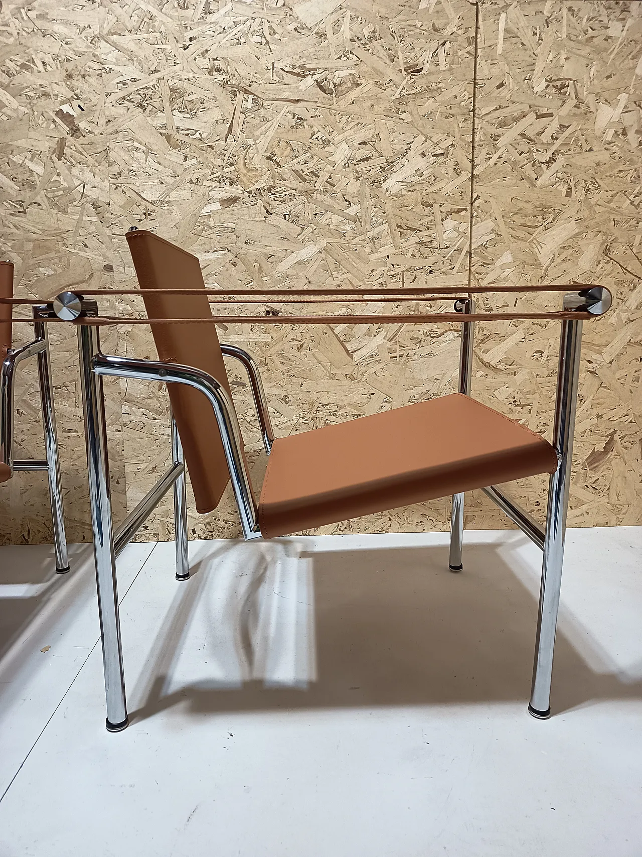 Pair of LC1 armchairs by Alivar in Cognac natural leather, 2000s 27